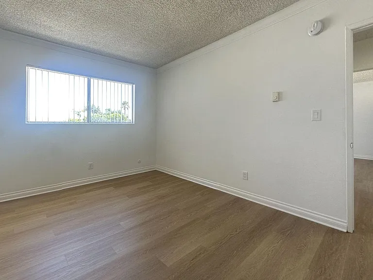 Saticoy Apartments...Nice comfortable living...Near Pierce College! CALL NOW! — Photo 10
