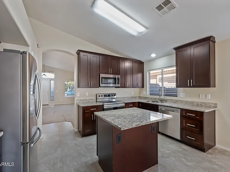 5203 W Buffalo St — Photo 9