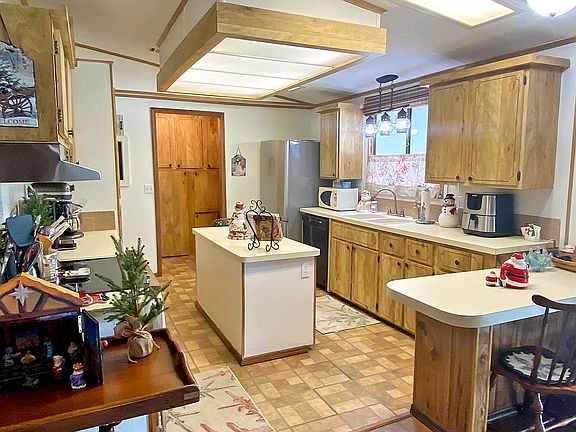 2nd image of 717 Phoenix Ln #270