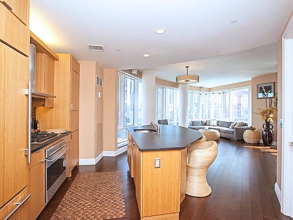 5th image of 70 Little West St APT 20B