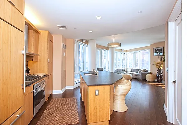 Sold by LG Fairmont Group | media 5