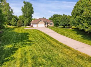7425 Mark St, Loretto, MN 55357