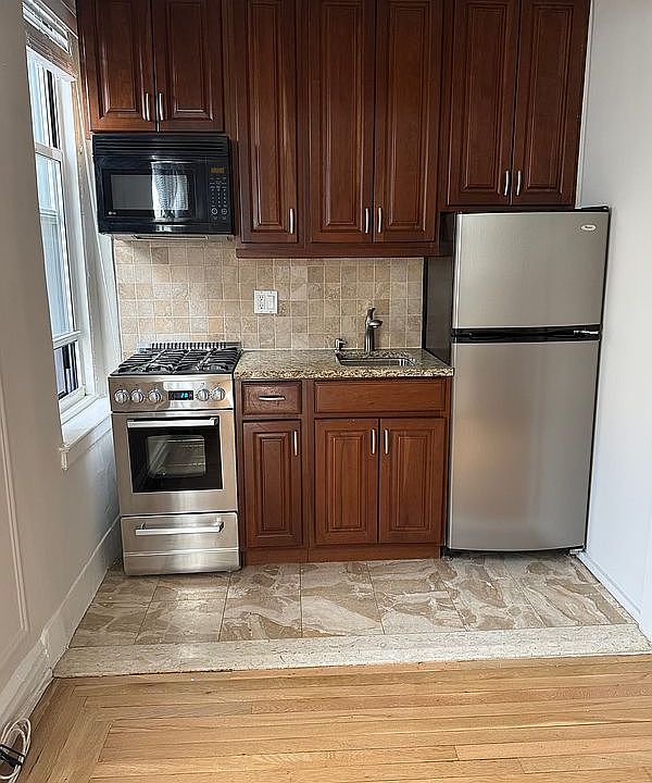 1st image of 59 Pineapple St APT 6L