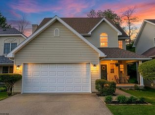 2010 Pinecrest Dr, Morgantown, WV 26505