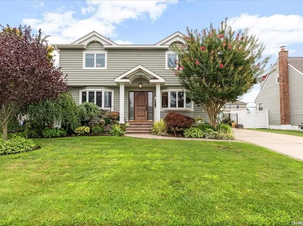 267 Hillcrest Drive, Seaford, NY 11783