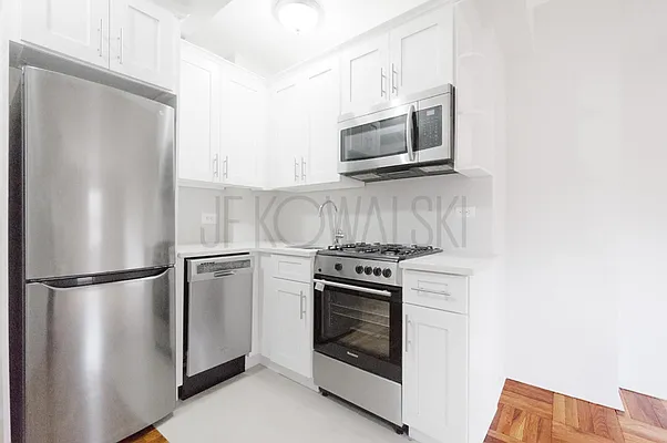 Rented by R New York | media 19