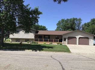 506 5th St, Wyndmere, ND 58081