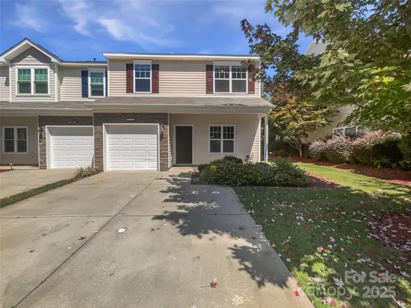 2180 Shady Pond Dr, Clover, SC 29710