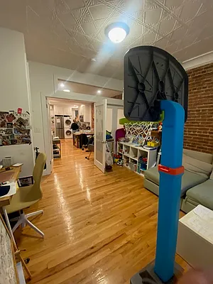 Rented by R New York | media 7