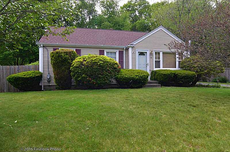 1st image of 2 Crestwood Ct
