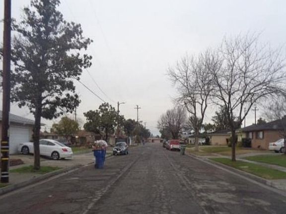 Exterior Neighborhood (street photo)