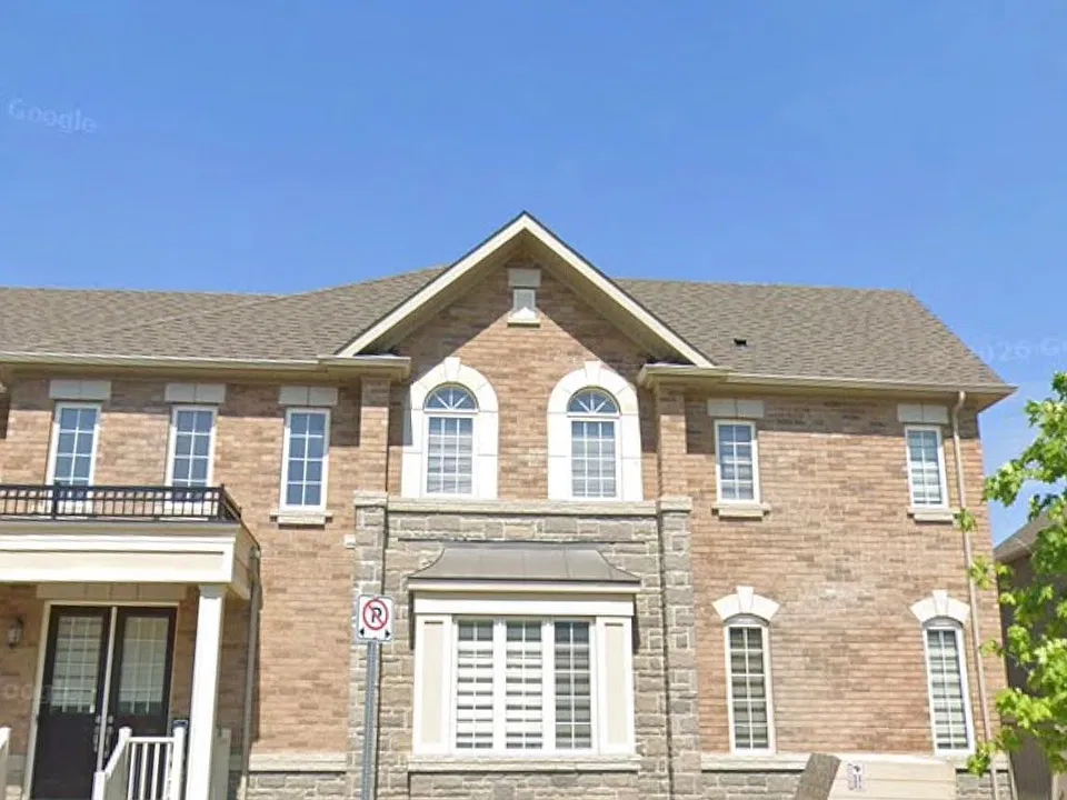93 Donald Stewart Rd E