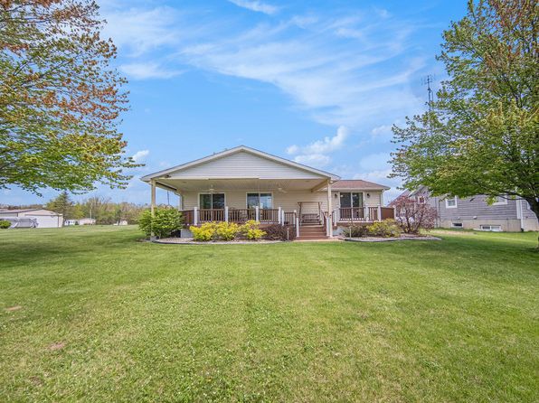 14682 E Merry Dr, Camden, MI 49232