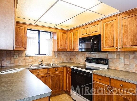 5th image of 8939 Estate Plaza Dr
