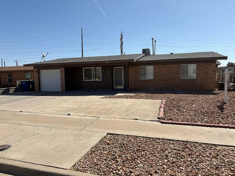 2900 Schooner Dr