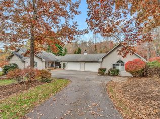 36 Halls Ln, Moneta, VA 24121