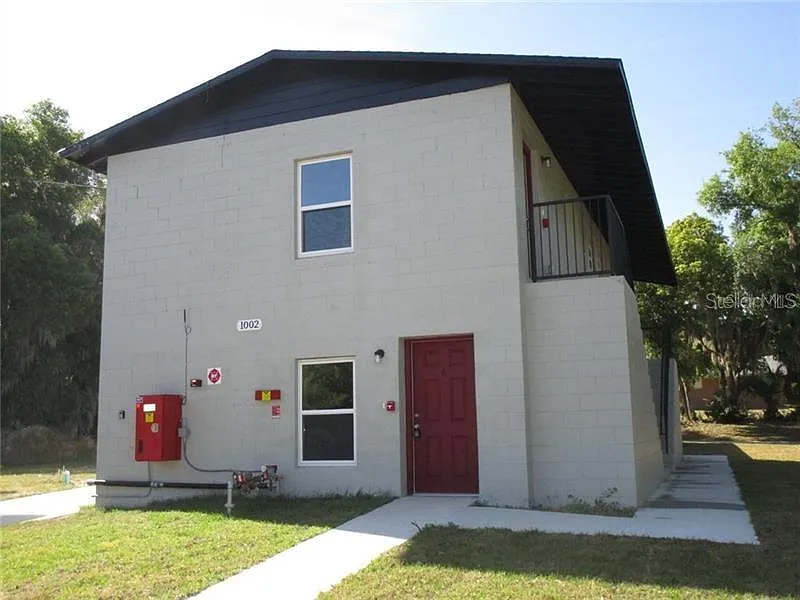 1002 E McDonald Ave #3