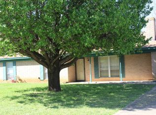 107 Springdale Dr, Palestine, TX 75803