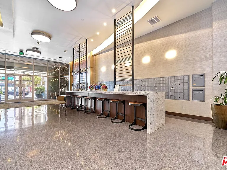 3810 Wilshire Blvd #408 — Photo 28