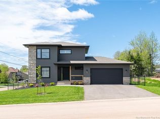 458 Gaspe St, Dieppe, NB E1A 1W3