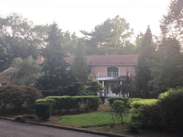 45 Dwars Kill Ln, Norwood, NJ 07648