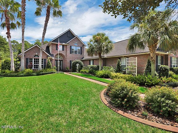 3rd image of 81 BERMUDA GREENS Avenue
