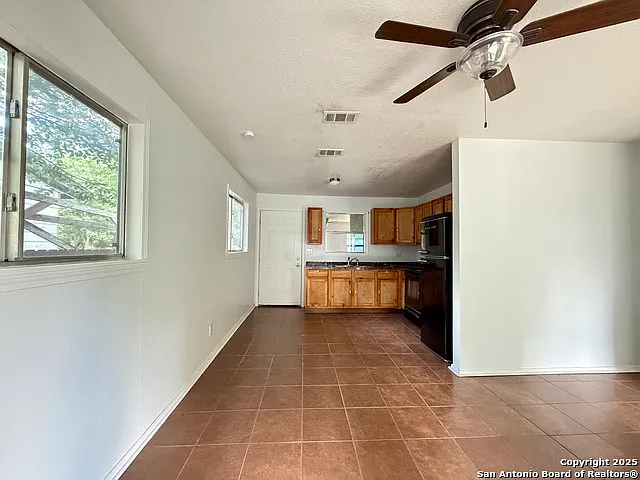 230 S San Gabriel Ave — Photo 8