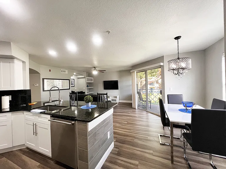 7320 Westpointe Blvd #825 — Photo 11