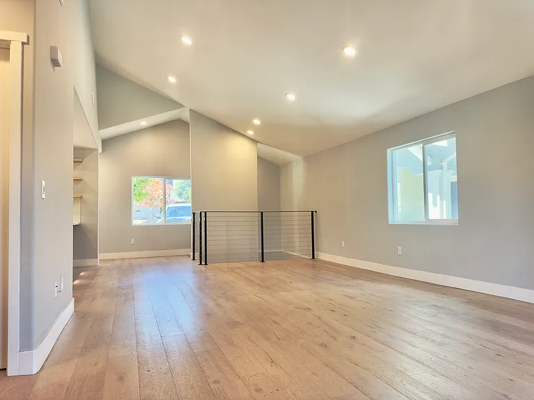 914 Everett Ave — Photo 93