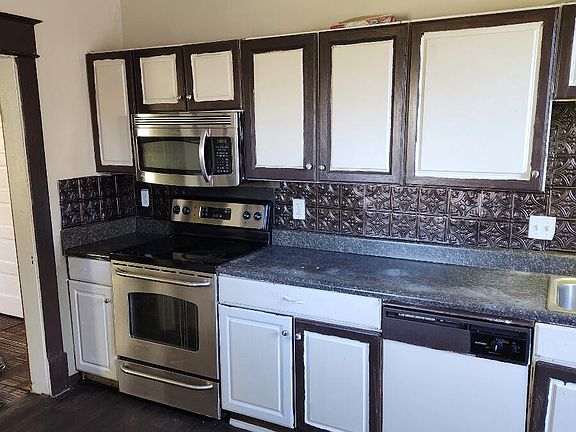 5th image of 604 Elm Ave SE
