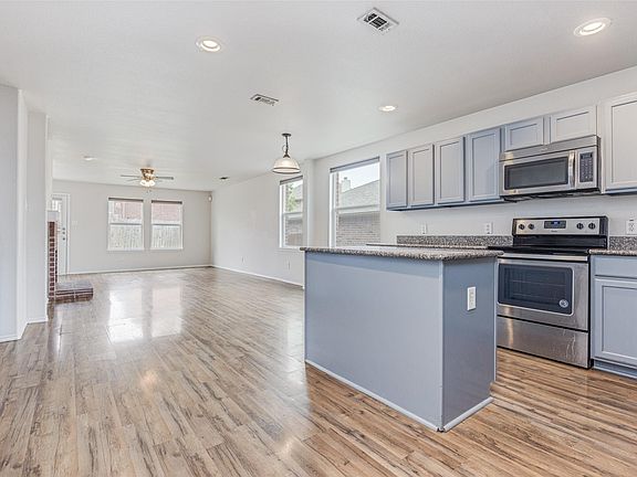 4th image of 13072 Sewanee Dr
