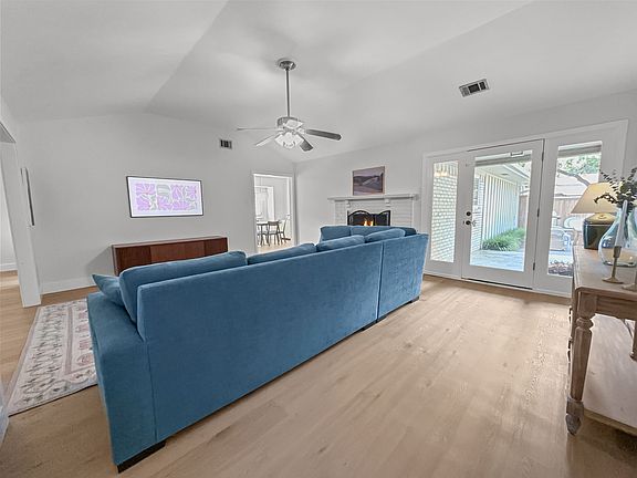 4th image of 312 Meadowlark Dr