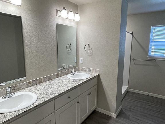 5th image of 9509 S Dallas St #329673ce6