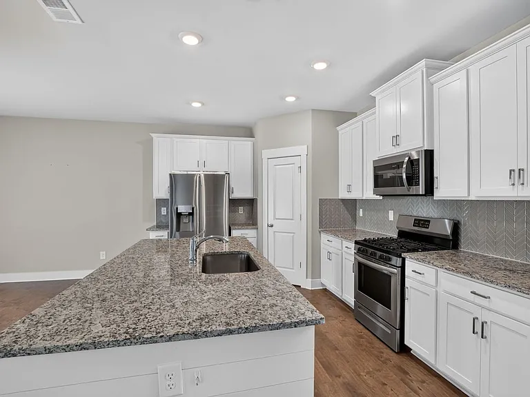 4787 Wellesley Dr — Photo 9