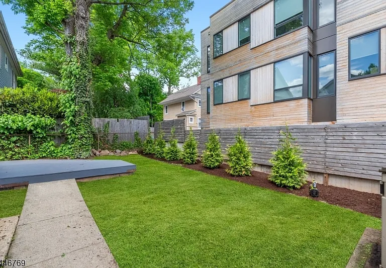 1 Lenox Pl #A — Photo 24