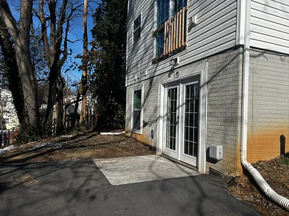 120 Shutter St #120, Charles Town, WV 25414