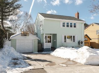 12 Medford St, Dartmouth, NS B2Y 3C1