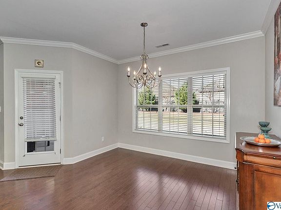 4th image of 209 Oxfordshire Cir
