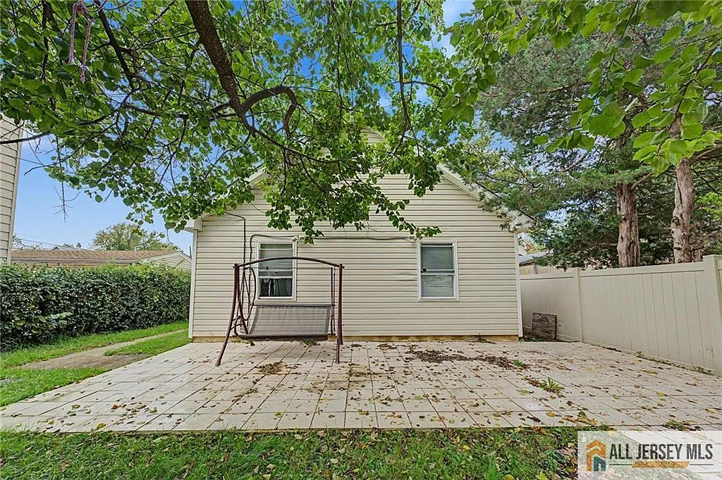 1 bed, 1.0 bath, $1,800 — Photo 3