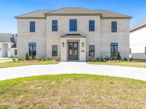 108 Trailing Oaks Dr, Youngsville, LA 70592