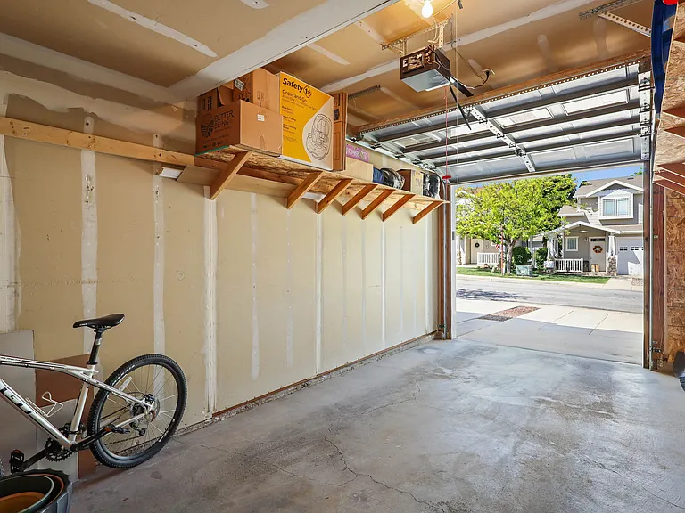 140 Bamberger Rd — Photo 29