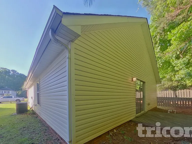 1347 Braveheart Ln — Photo 17
