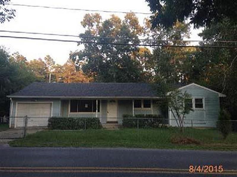 1st image of 304 E Lakeshore Dr