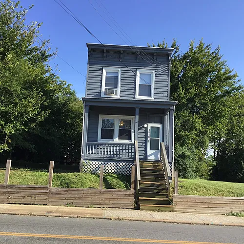 1810 Bainbridge St Photo 1