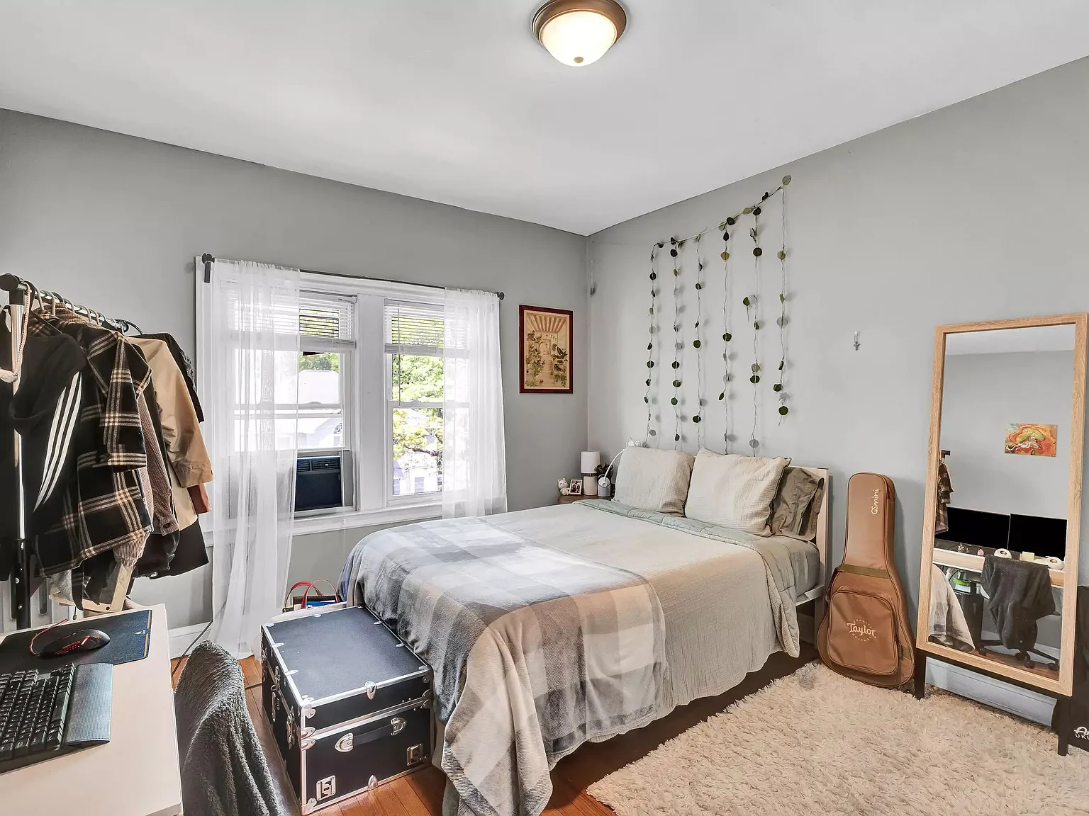 2 bed, 1.0 bath, $1,650 — Photo 3
