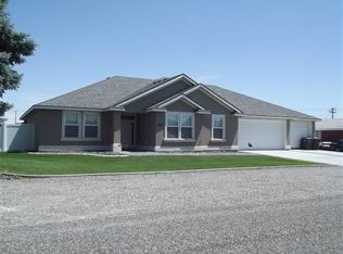 10011 Maple Dr, Pasco, WA 99301