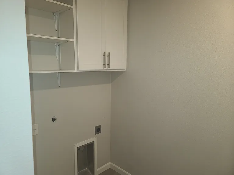 715 E Erica St — Photo 12