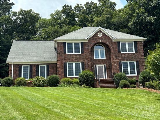 5972 Rathlin Ct, Concord, NC 28027