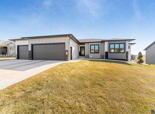 8313 E Roughlock St, Sioux Falls, SD 57110