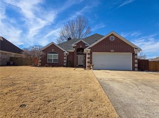 407 Old Forge Dr, Bentonville, AR 72712
